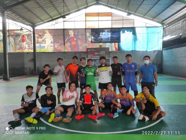 Eksibisi Tim Futsal SMK TI dengan Tim Expose Buleleng